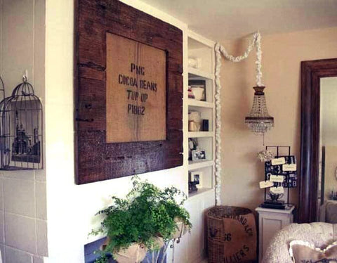 Cuadro hecho con sacos de yute usados